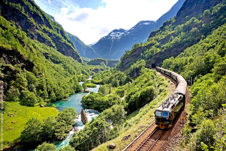 5 trains touristiques à faire absolument en europe (Albi est dedans !)